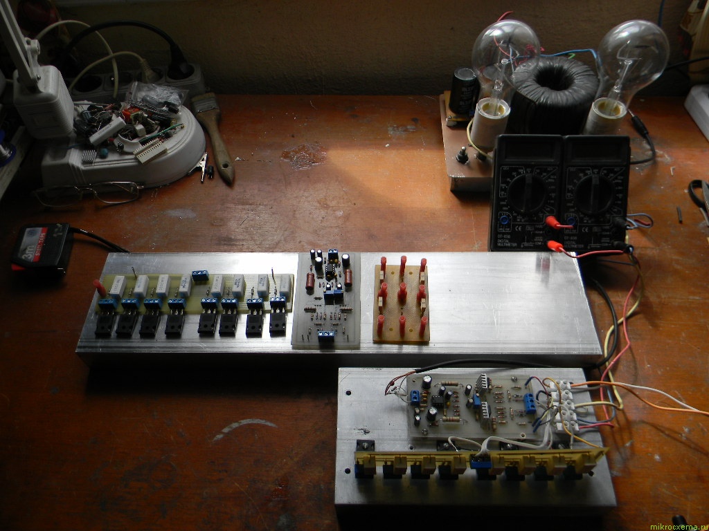 Блоки усилителя на испытательном стенде